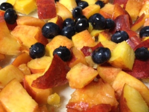 peach crisp mixed fruit closeup