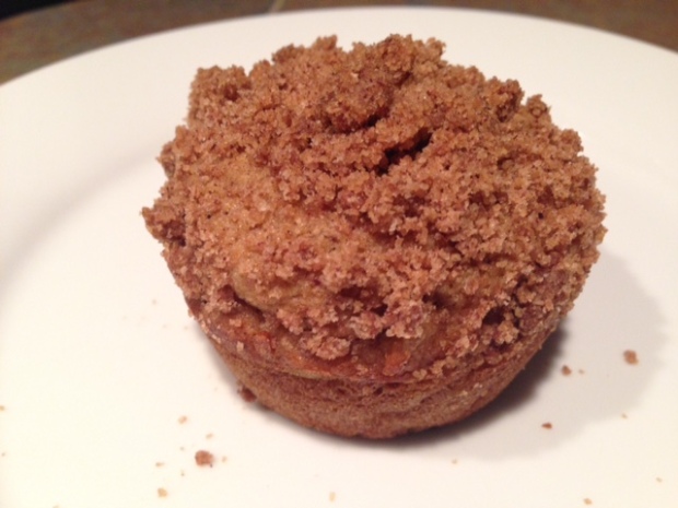 Healthy Apple Cinnamon Streusel Muffins